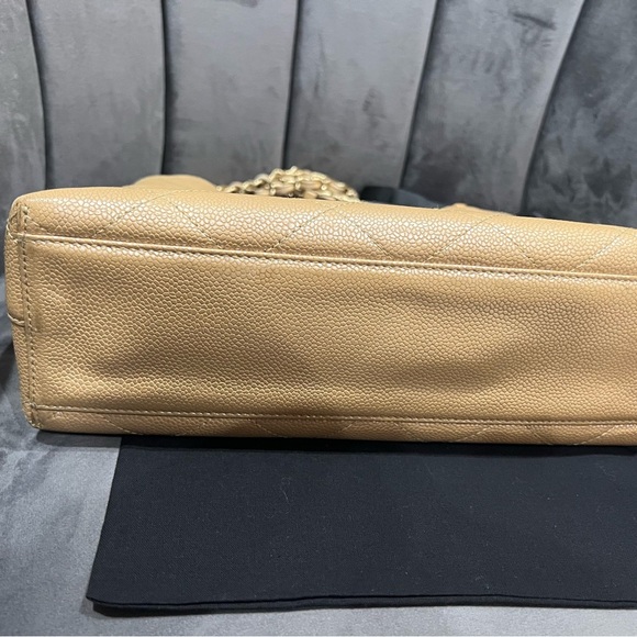 Rare CHANEL Kelly Iridescent Caviar Tote Shopper Bag - Picture 7 of 17